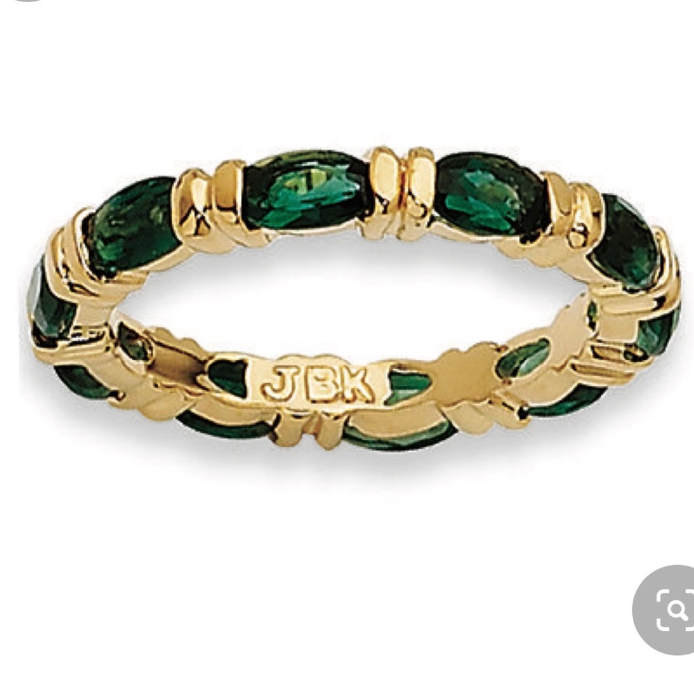 Jackie Kennedy Emerald Band Ring - Picture 1 of 6